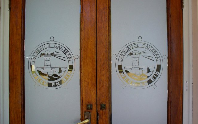 Gansbaai Laerskool 108 jaar oud met funky voorportaal 2